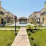 Premium Luxury At Grand Sapphire & Casino With Pool Access Lägenhet Yenibosazici