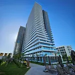 Premium Luxury At Grand Sapphire & Casino With Pool Access *