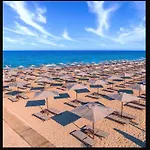 Premium Luxury At Grand Sapphire & Casino With Pool Access