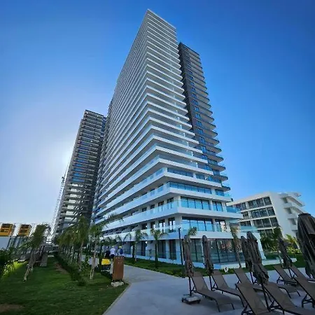 Premium Luxury At Grand Sapphire & Casino With Pool Access *