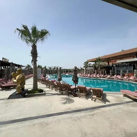 Apartament Premium Luxury At Grand Sapphire & Casino With Pool Access *