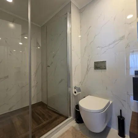 Premium Luxury At Grand Sapphire & Casino With Pool Access *