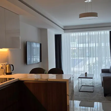 Premium Luxury At Grand Sapphire & Casino With Pool Access