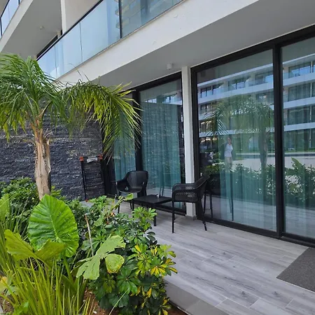 Premium Luxury At Grand Sapphire & Casino With Pool Access *