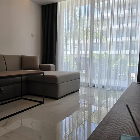 Premium Luxury At Grand Sapphire & Casino With Pool Access