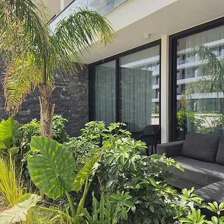 Premium Luxury At Grand Sapphire & Casino With Pool Access *