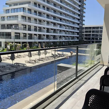 Premium Luxury At Grand Sapphire & Casino With Pool Access *