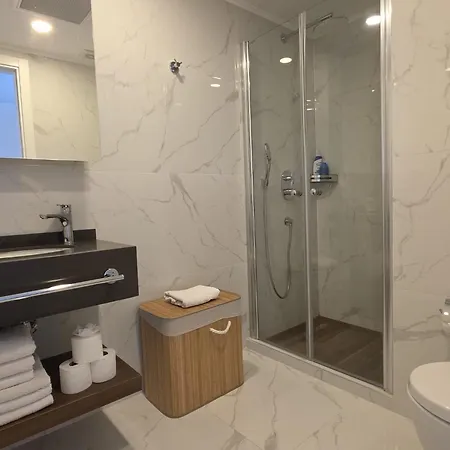 Premium Luxury At Grand Sapphire & Casino With Pool Access
